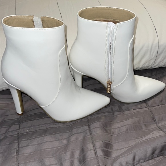 IDIFU Heels - Picture 1 of 2